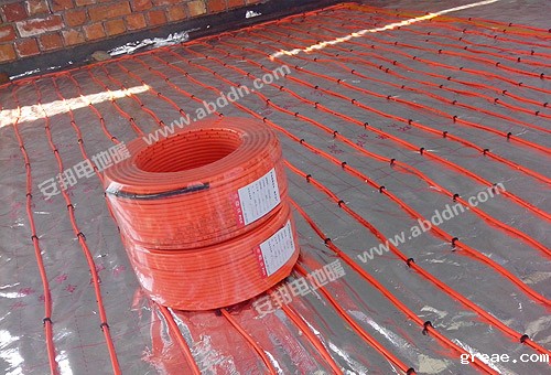 乌鲁木齐头屯河区某售楼中心电地暖安装